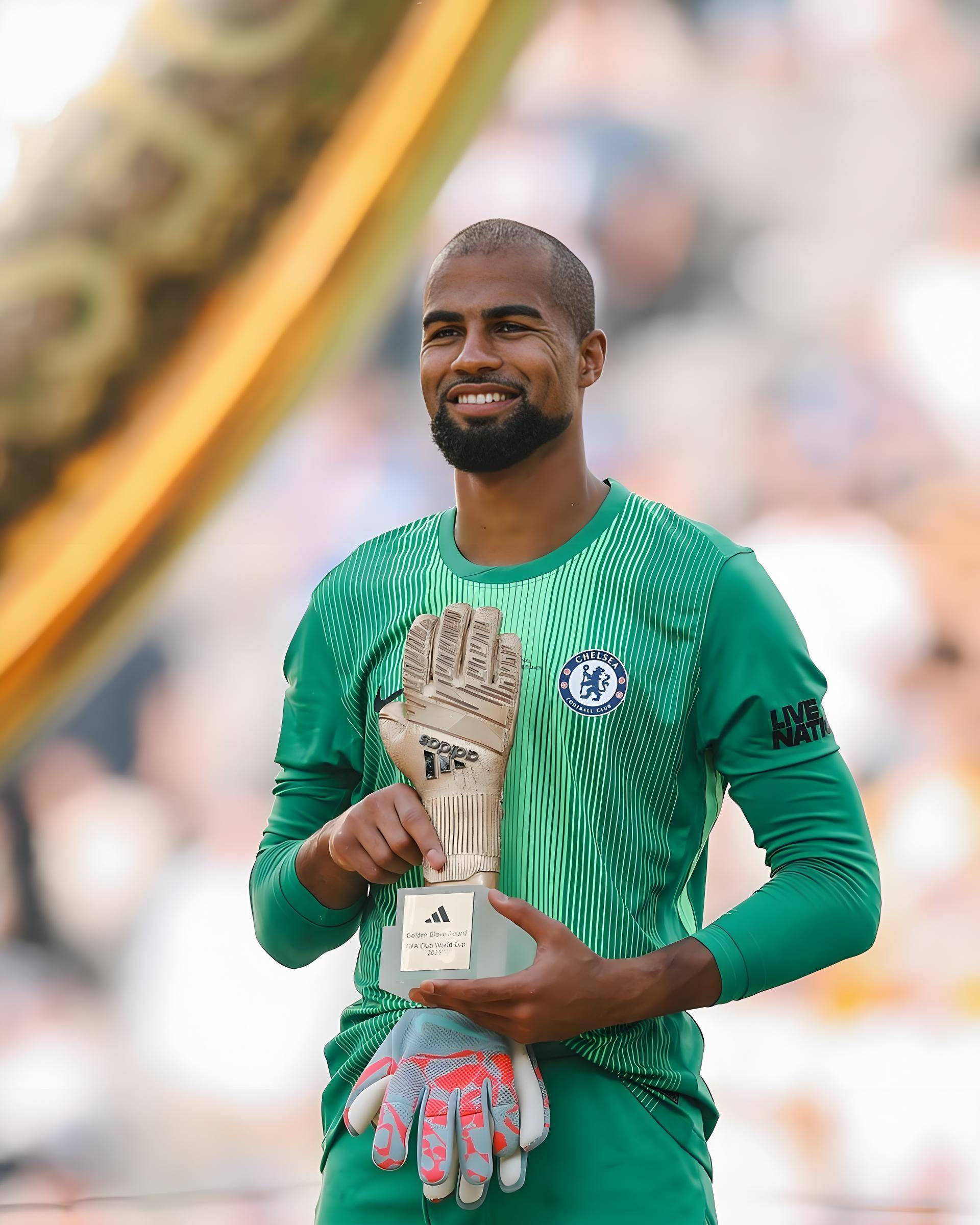 爱游戏平台窗口期体能课后,切尔西防线松动备战荷甲,悬念犹存,控场能力受关注(防务新观察最新一期)