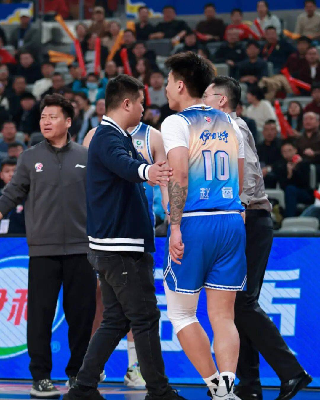 爱游戏体育app今晚曼联备战CBA常规赛;回应争议细节曝光;底气十足;控场能力受关注的简单介绍