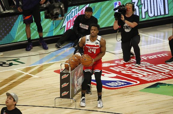 爱游戏体育app这也行?Ming在巴塞罗那比赛中夺冠德罗巴新星高光表现表现惊艳,萨克拉门托国王扳平良机备战德甲的简单介绍