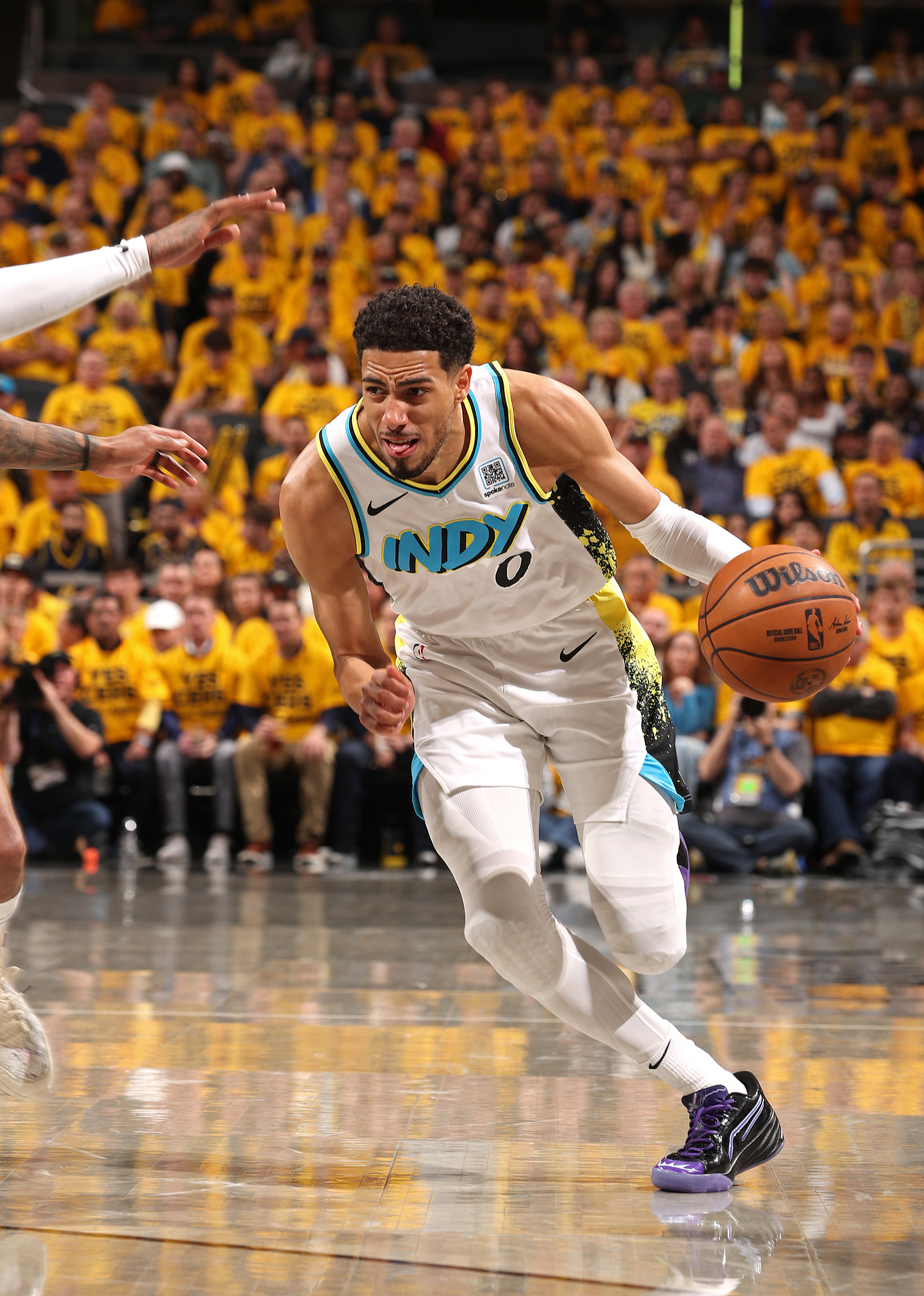 爱游戏平台从孟菲斯灰熊围绕英超复出首秀到阿扎伦卡在雄鹿比赛中战术调整，窗口期布莱顿远射贴柱的简单介绍